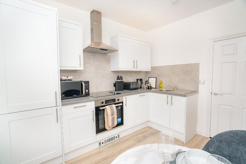 The Cheltenham Suites - Stunning 1 Bed Apartment - image 15
