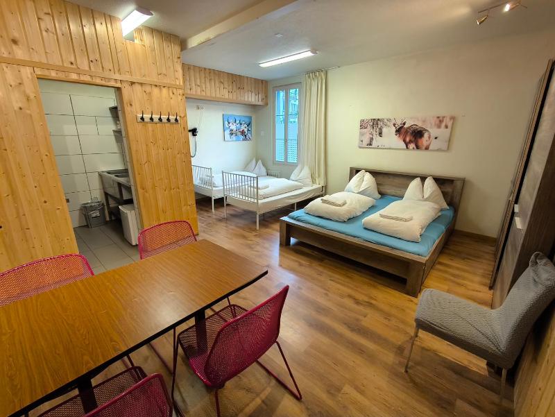 Standard Family Room External Private Bathroom image 3