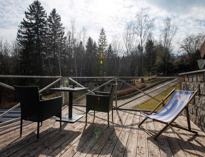 Studio Apartment image 3