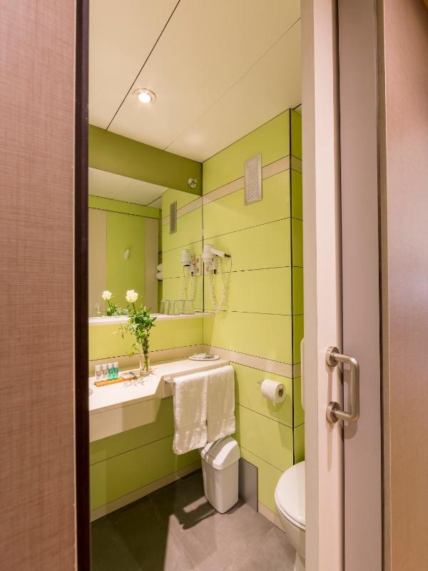 Suite with Kitchenette image 3