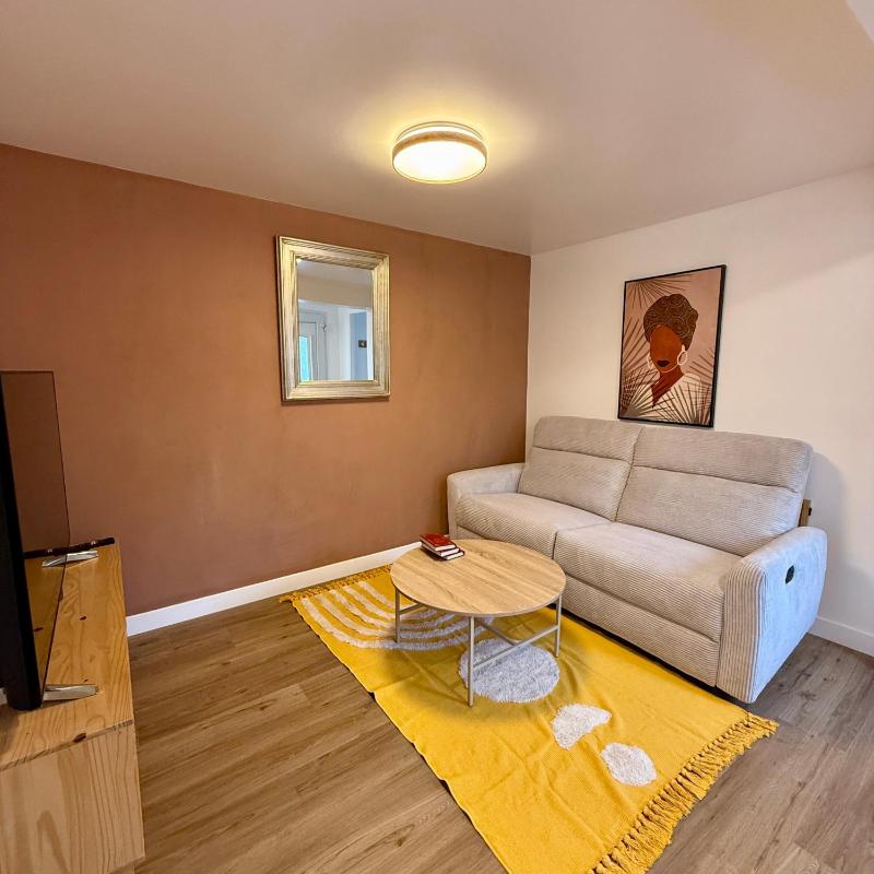Nancy-Place P10 Cosy & Clim-Gare-chambre - image 1