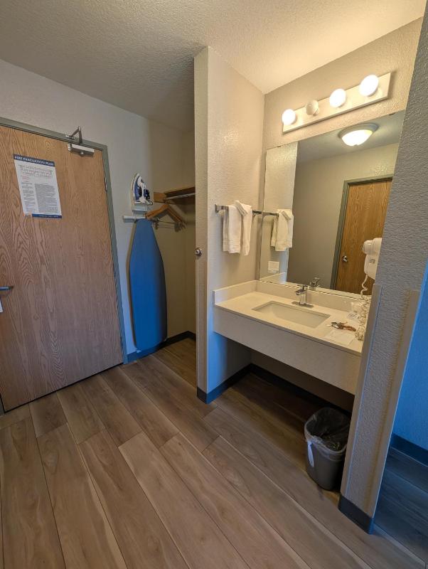 Studio Suite with Two Queen Beds - Non-Smoking image 2