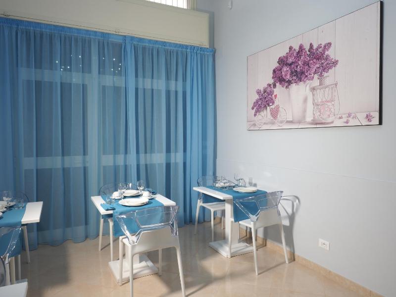 Deluxe Double or Twin Room with Balcony image 1