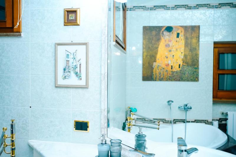 Triple Room with Private External Bathroom image 2