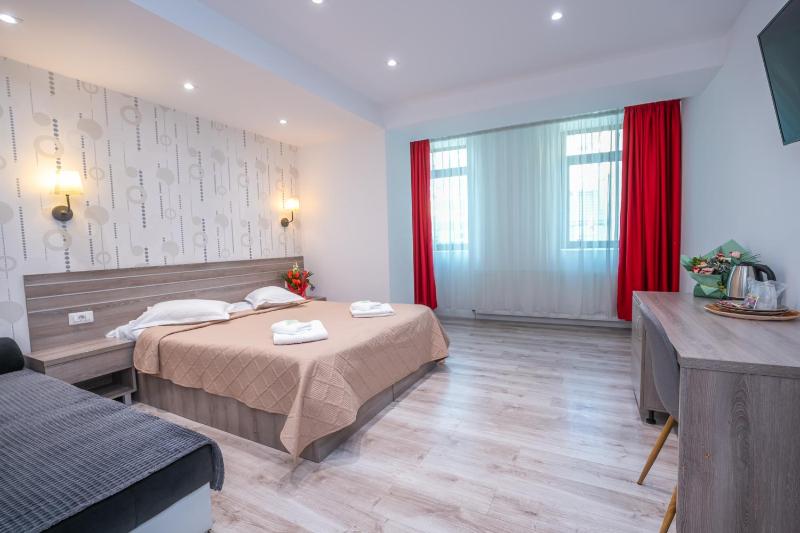 Deluxe Double Room image 1