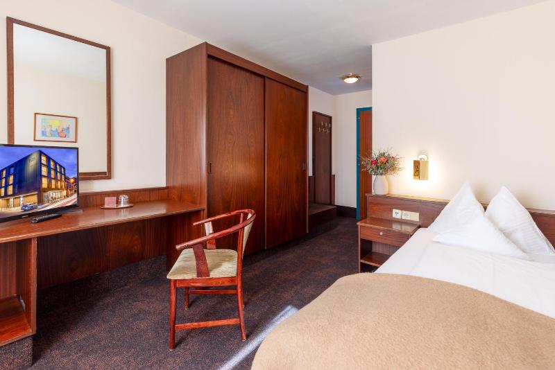 Single Room image 2