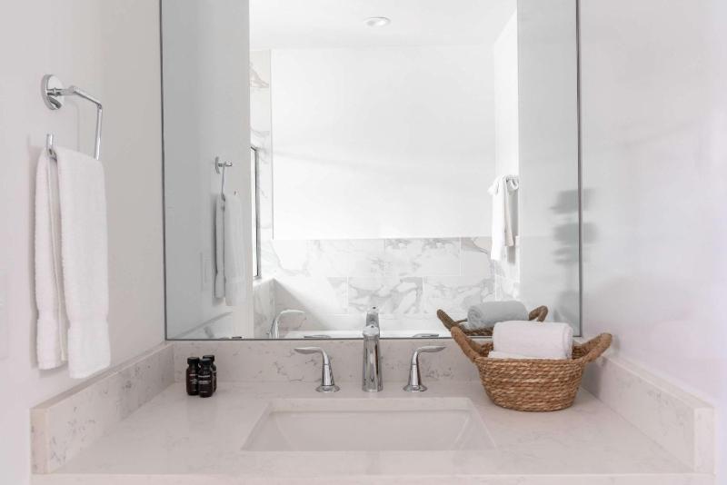 Stylish Retreat - image 16