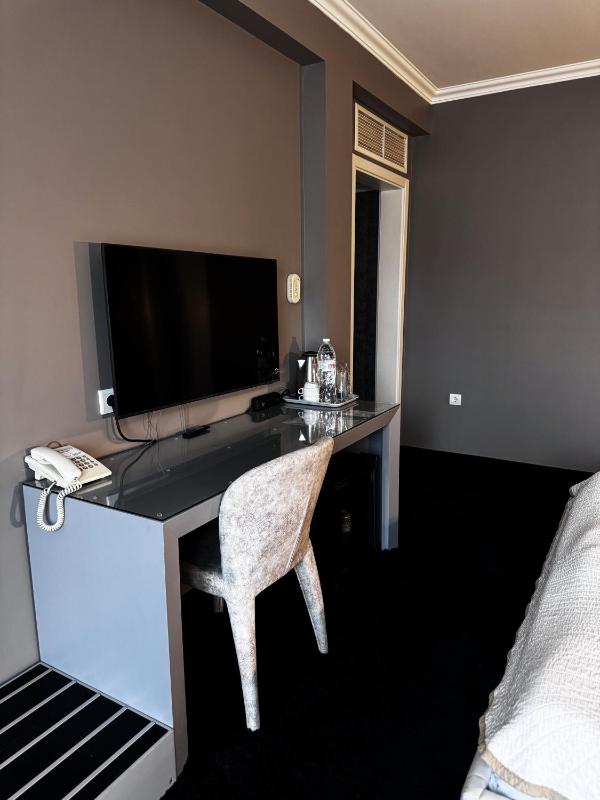 Double Room image 4