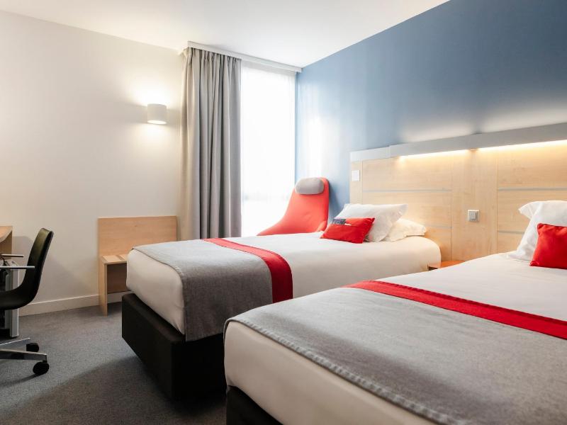 Standard Room image 4