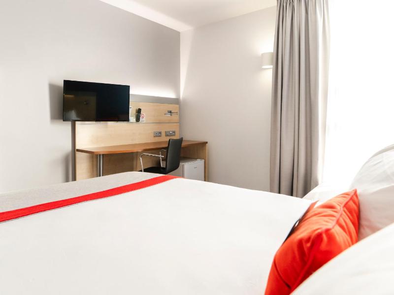 Standard Double Room image 2