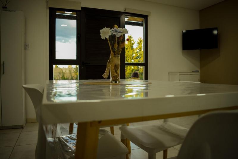 Complejo Zampa - Moderna casa con Pileta y Parque - image 3