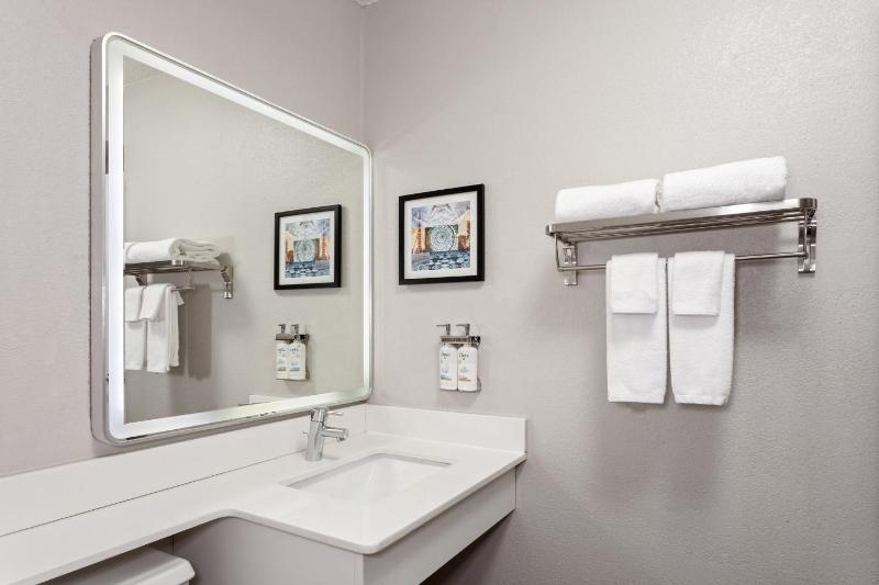 Standard Room image 2