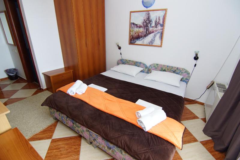 Double Room with Terrace and Sea View   image 2