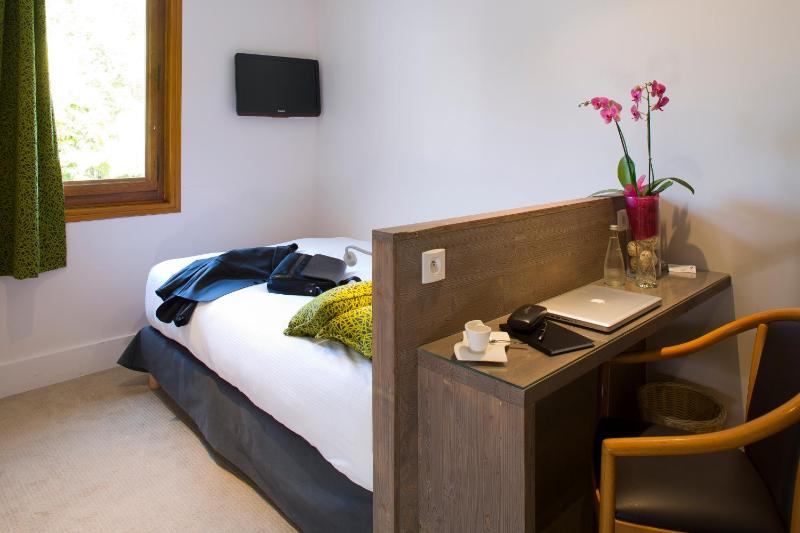 Single Room - Courtyard Side image 3