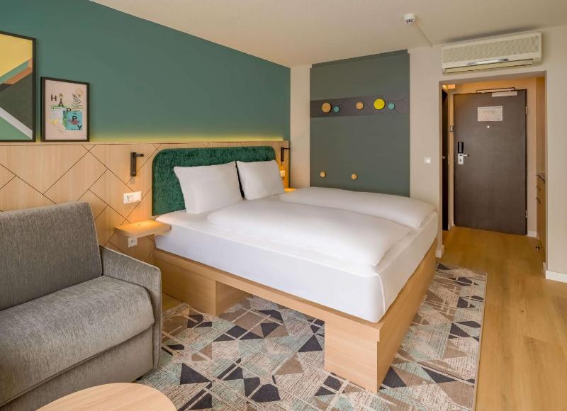 King Room with Kitchenette image 4