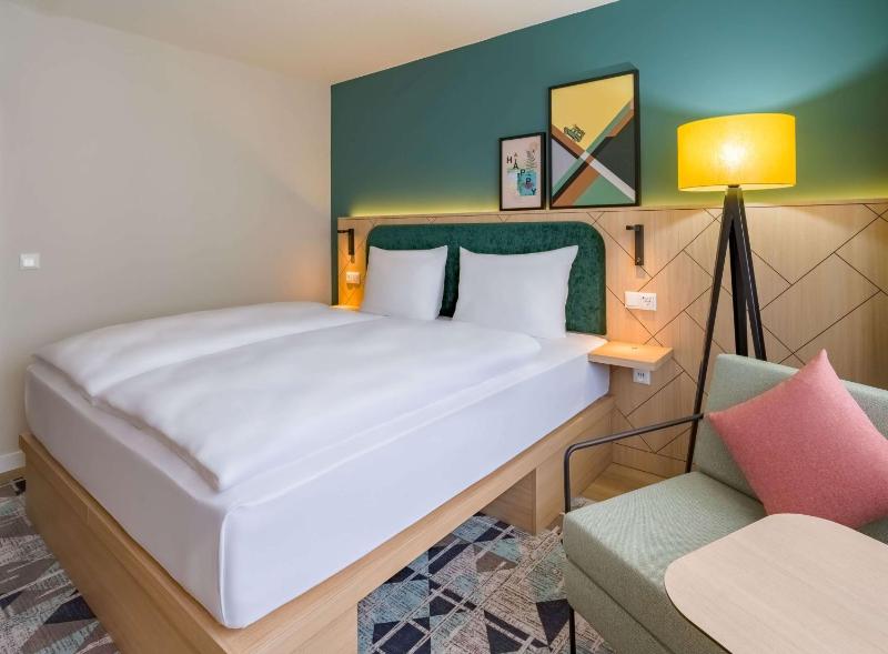 King Room image 4