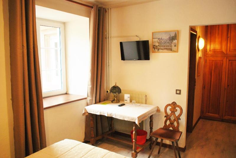 Single Room image 3