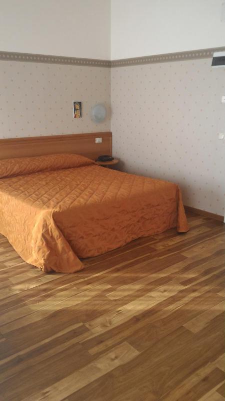 Economy Double/twin Room image 4