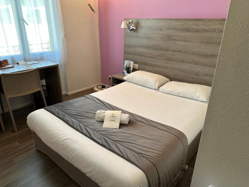 Double Room image 1