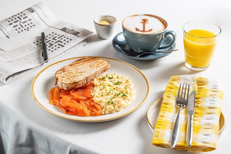 Superior Family Room image 3