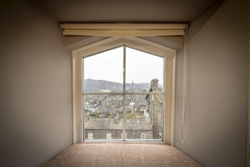 The Viewpoint - Stylish apartment in an elevated position in the centre of Ambleside - image 10
