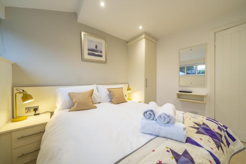 The Viewpoint - Stylish apartment in an elevated position in the centre of Ambleside - image 12
