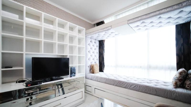 Stunning and Cozy 1BR at The Via and The Vue Apartment By Travelio - image 12
