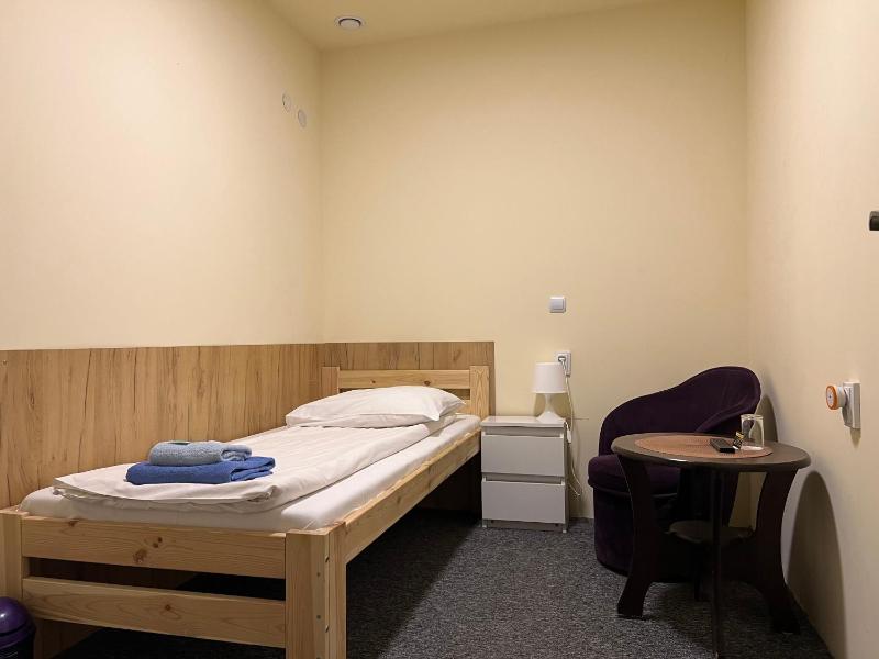 ETNA - Hostel -Noclegi Rzeszów 24 Pokoje -PARKING- - image 38