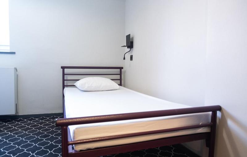 Triple (Bunk & Single) Room Ensuite image 3