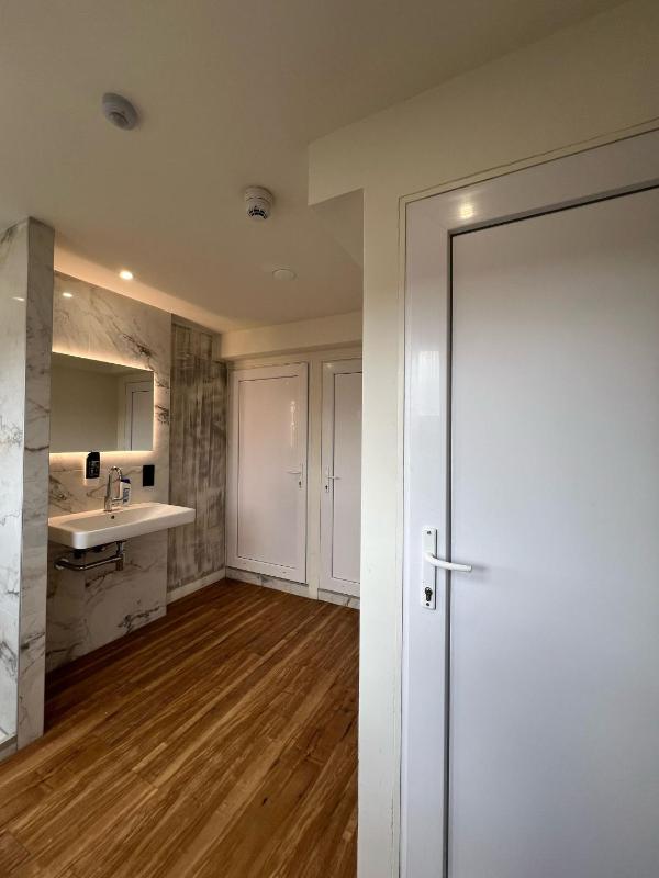 Amigo Budget Hotel - image 6