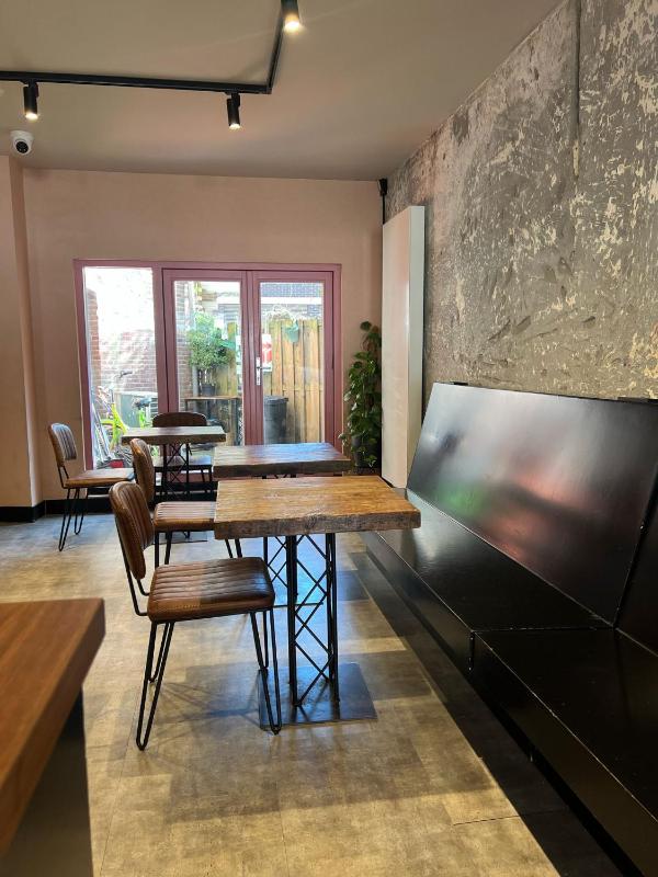 Amigo Budget Hotel - image 8
