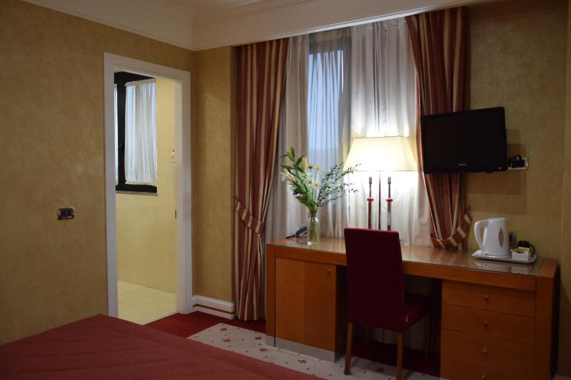 Standard Double or Twin Room image 3
