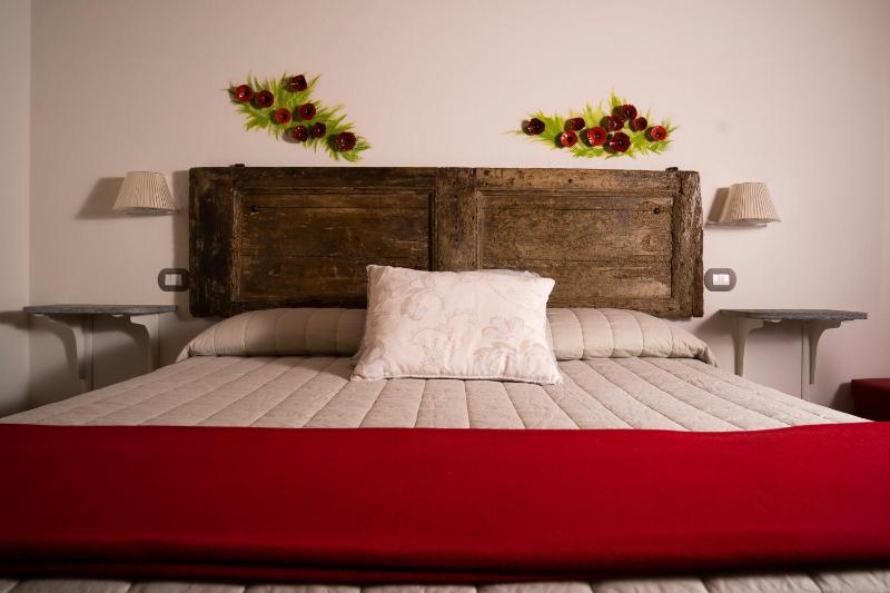 Double Room with Private Bathroom image 2