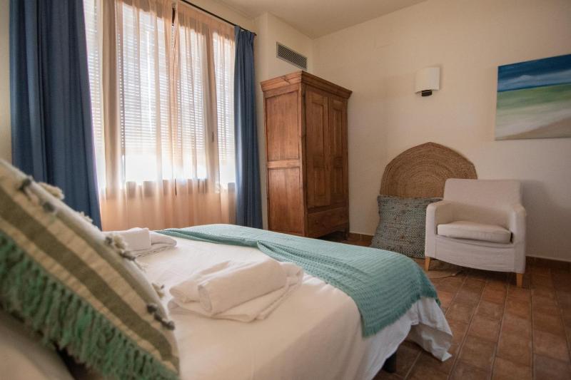 Double Room image 4