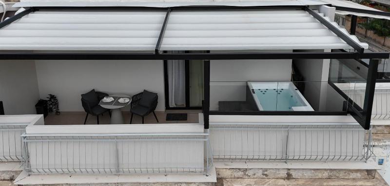 Geraniou Boutique Studio - image 1