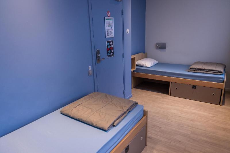 Bunk Bed in 8-Bed Male Dormitory Room image 2