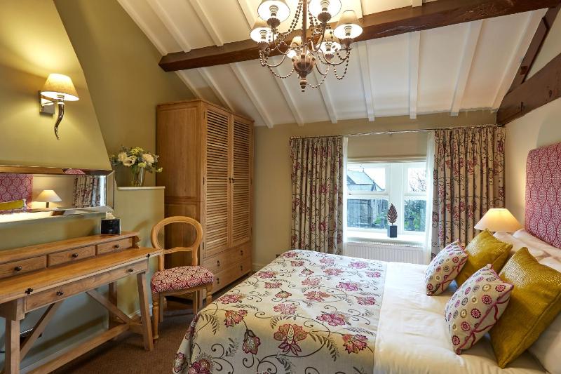 Deluxe Family Room image 4