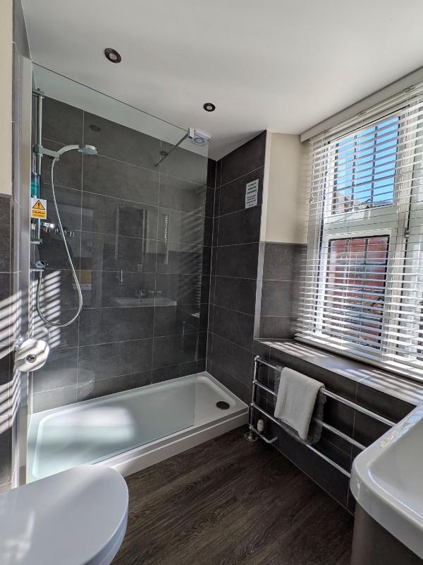 Double Room image 1