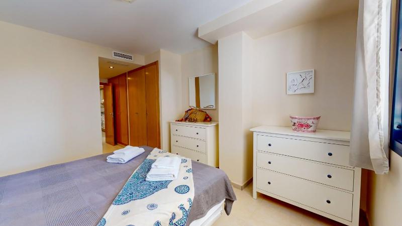 Apartamento Yuka en Dénia luminoso con terraza y piscina by Family Homes Rentals - image 6
