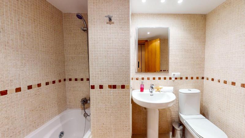 Apartamento Yuka en Dénia luminoso con terraza y piscina by Family Homes Rentals - image 12