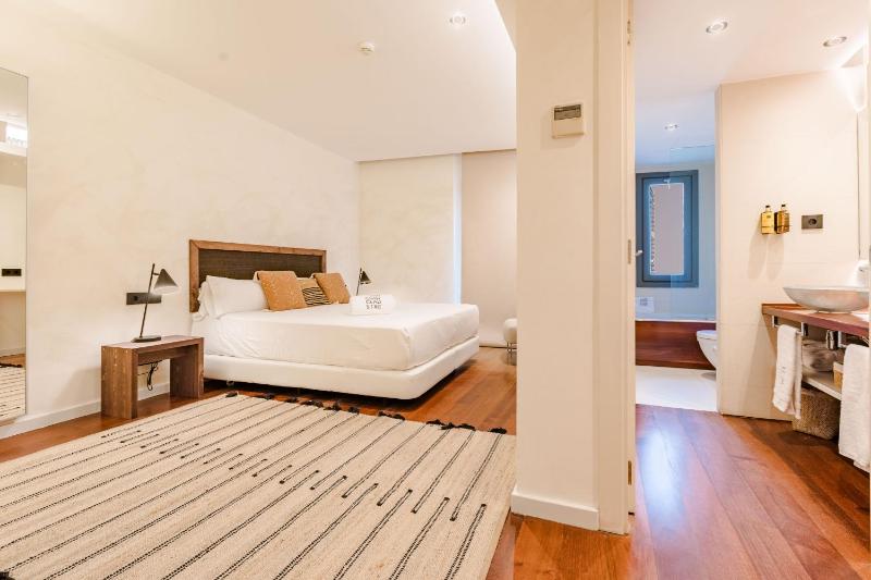Boutique Room image 2