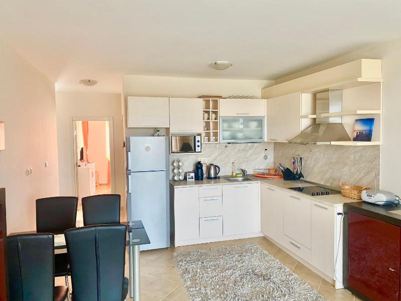 One-Bedroom Apartment with Sea View and Balcony image 4