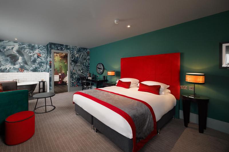 Club Deluxe Double image 1