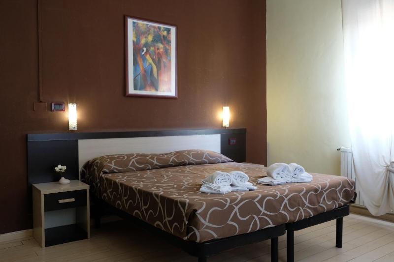 Hotel Canasta - image 7
