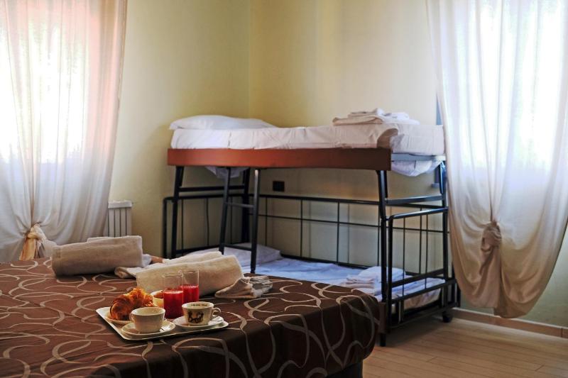 Hotel Canasta - image 17