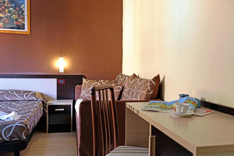 Hotel Canasta - image 13
