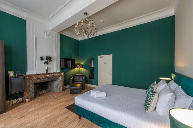 Deluxe Double Room image 4
