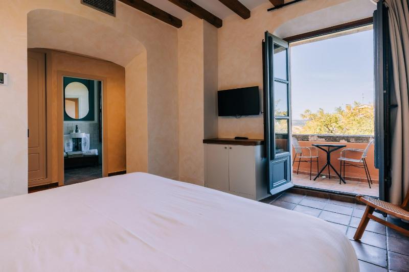 Deluxe Boutique Room with Terrace image 2
