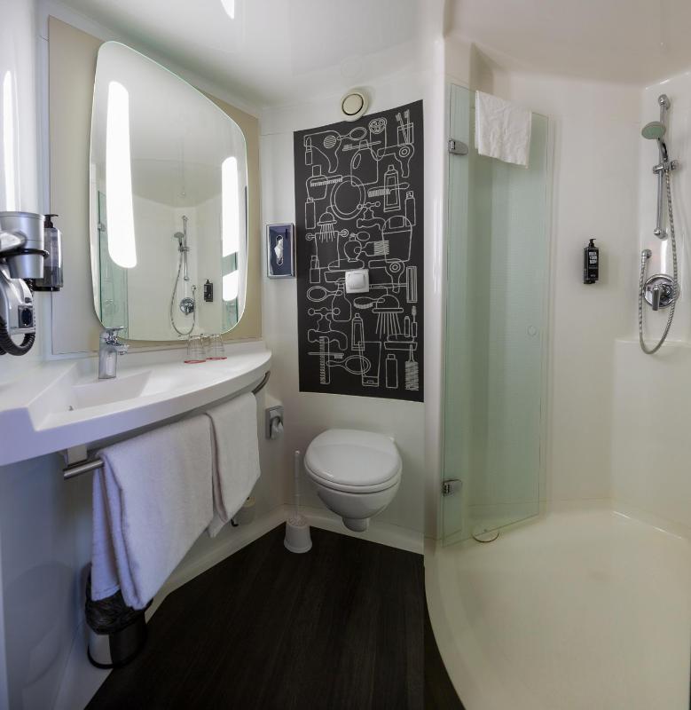 Standard Double Room image 1