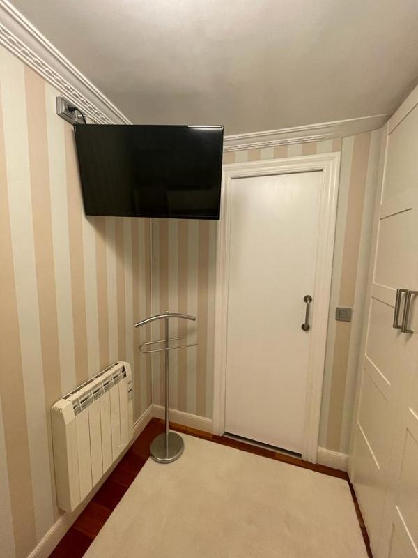 Two-Room Apartment image 4